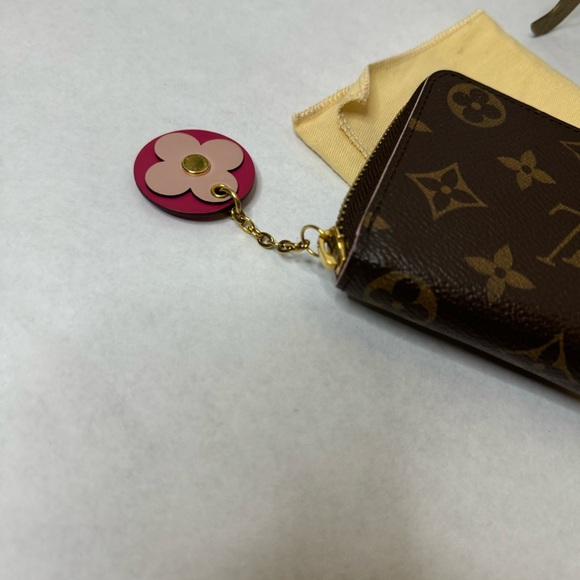 LOUIS VUITTON Monogram Clemence Zippy Wallet with flower charm - Picture 6 of 13